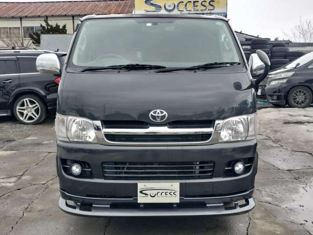 Toyota Hiace Van 6