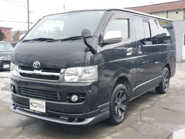 Toyota Hiace Van 7
