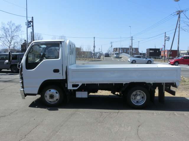 Isuzu Elf 3