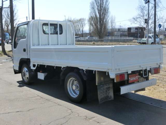 Isuzu Elf 4