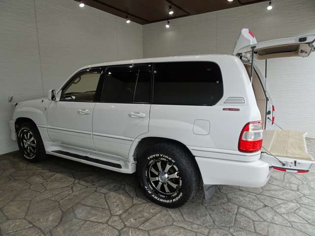 Toyota Land Cruiser 100 11