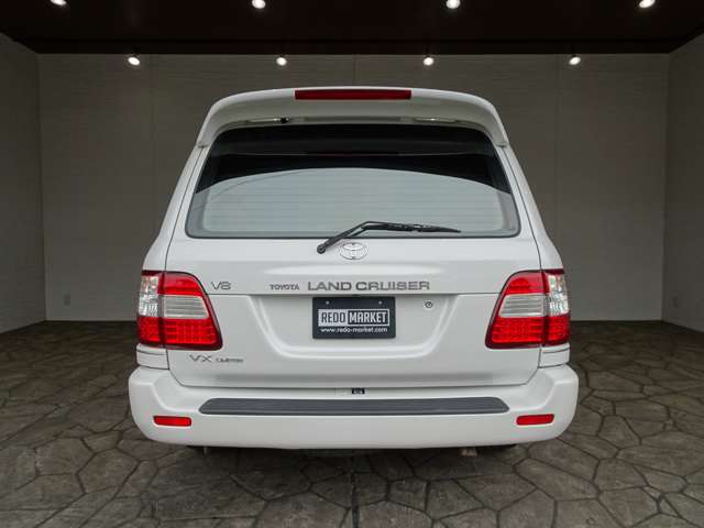 Toyota Land Cruiser 100 12