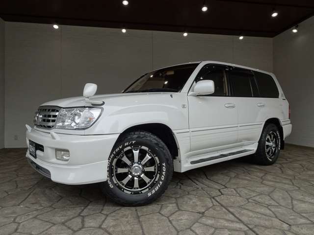 Toyota Land Cruiser 100 2