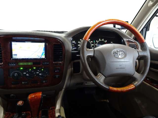 Toyota Land Cruiser 100 5