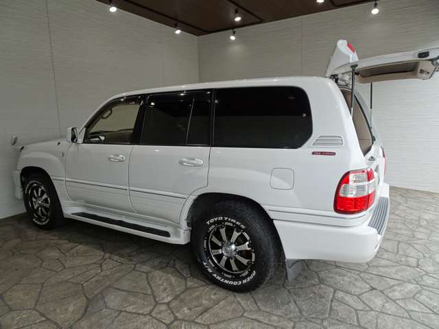 Toyota Land Cruiser 100 10