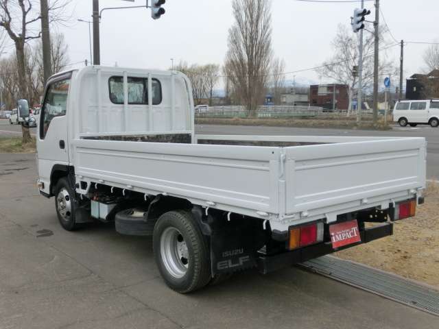 Isuzu Elf 4