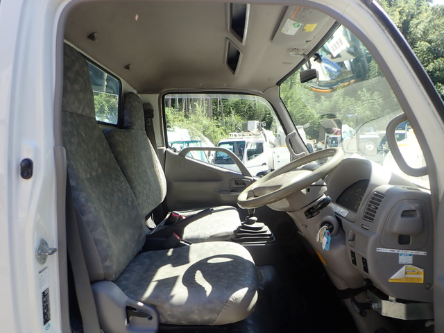 Hino Dutro 5