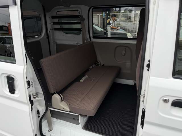 Nissan NV100 Clipper 11