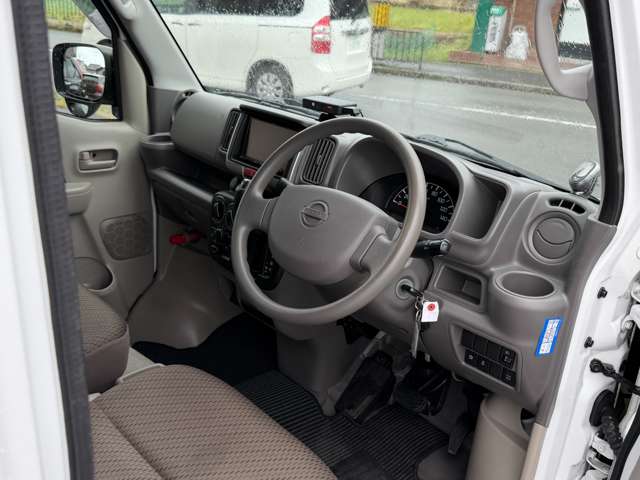 Nissan NV100 Clipper 6
