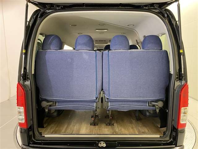 Toyota Hiace 12