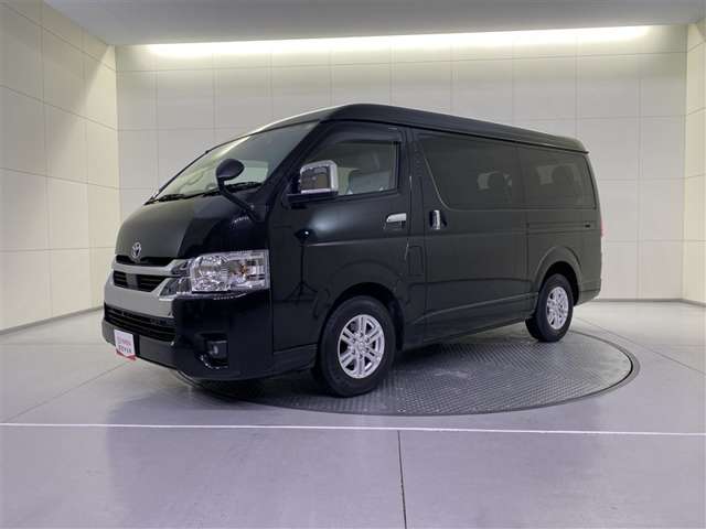 Toyota Hiace 4