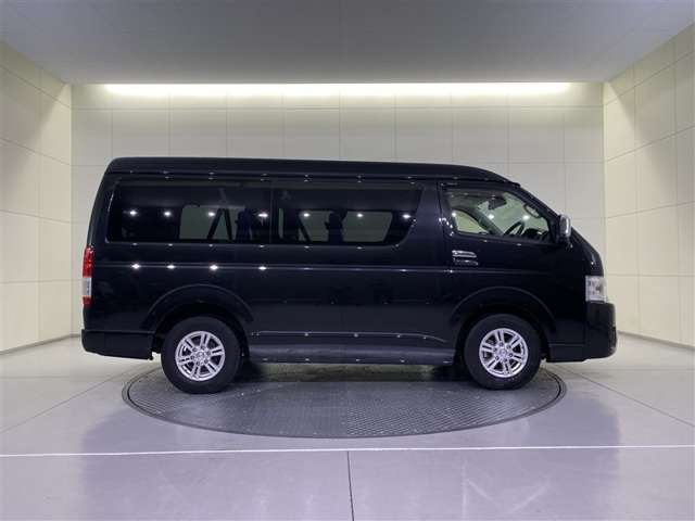 Toyota Hiace 8