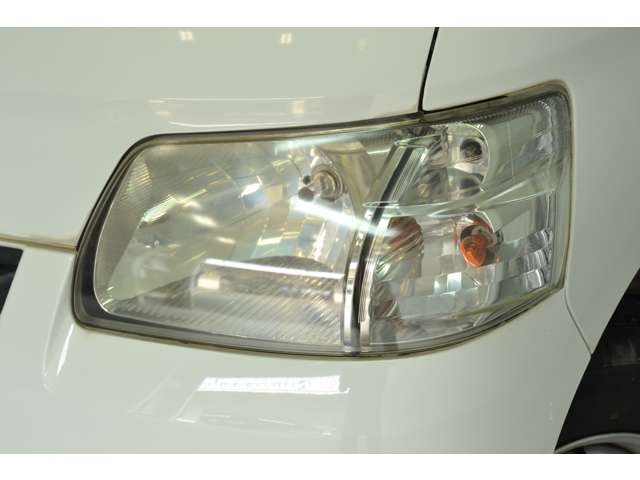 Toyota Light Ace Truck 6