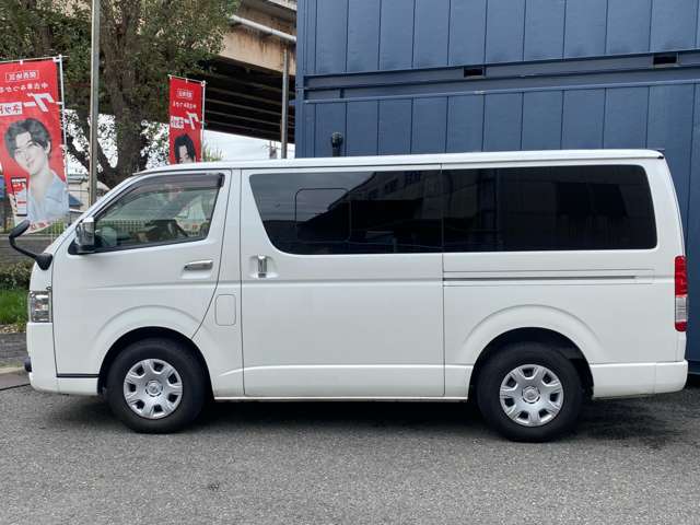 Toyota Hiace Van 12