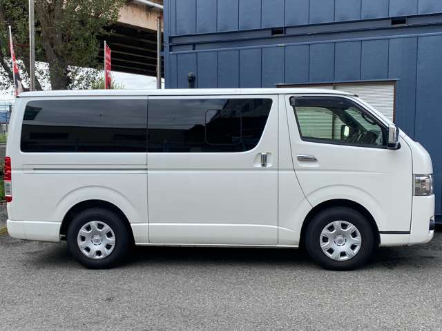 Toyota Hiace Van 8