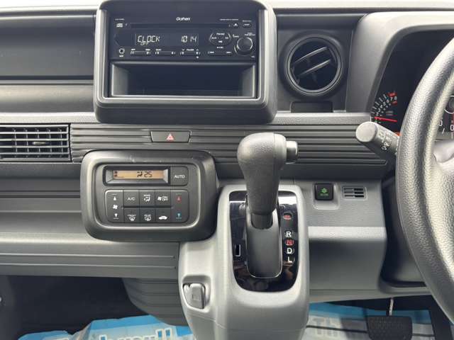 Honda N-VAN 12