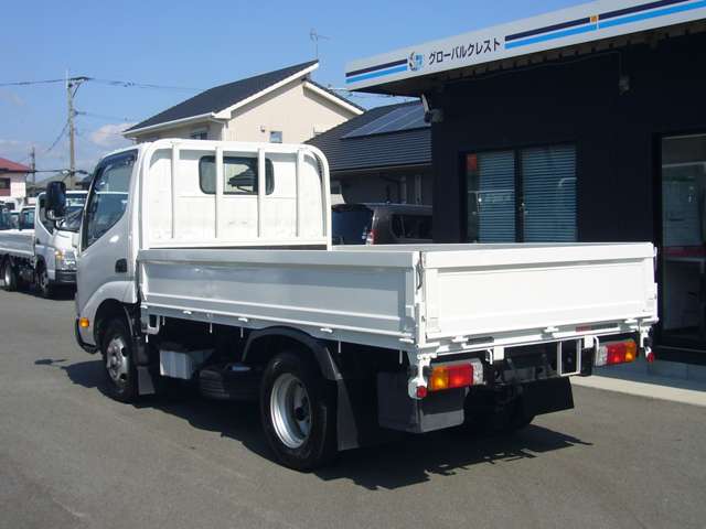 Hino Dutro 8