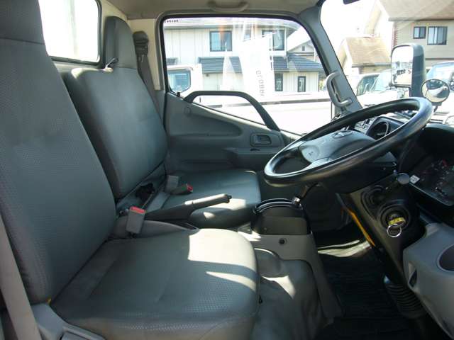 Hino Dutro 12