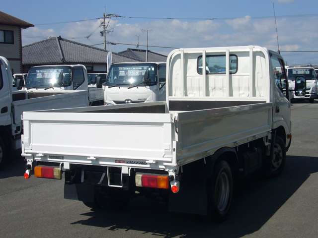 Hino Dutro 7