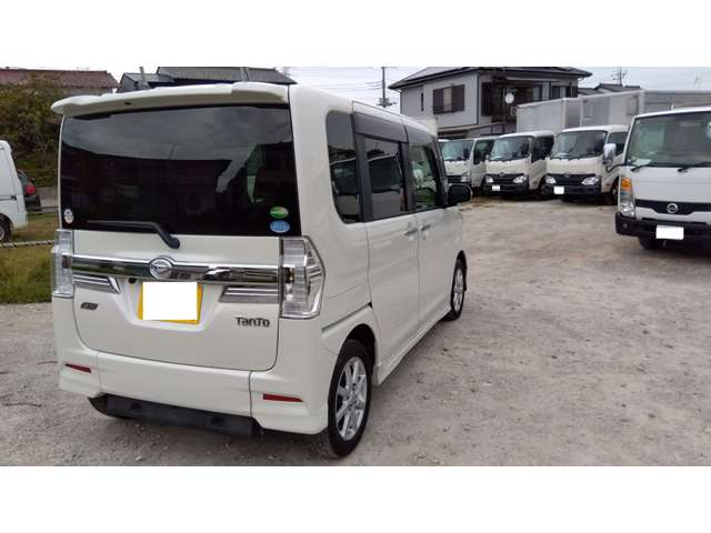 Daihatsu Tanto 6