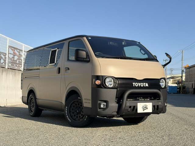 Toyota Hiace Van 4