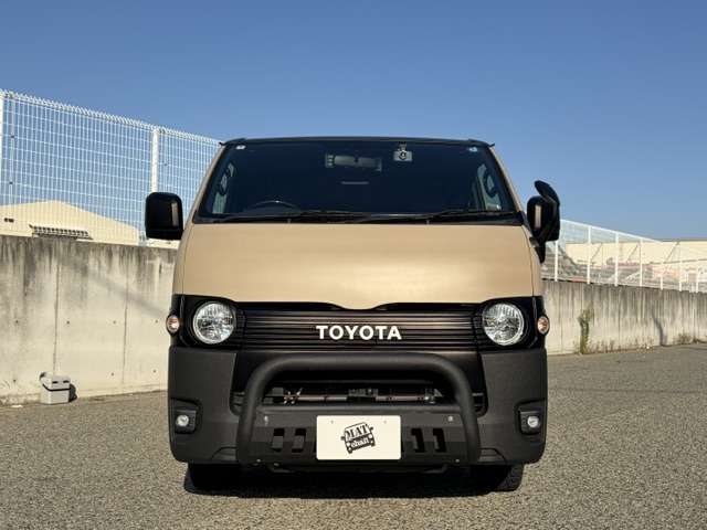 Toyota Hiace Van 5