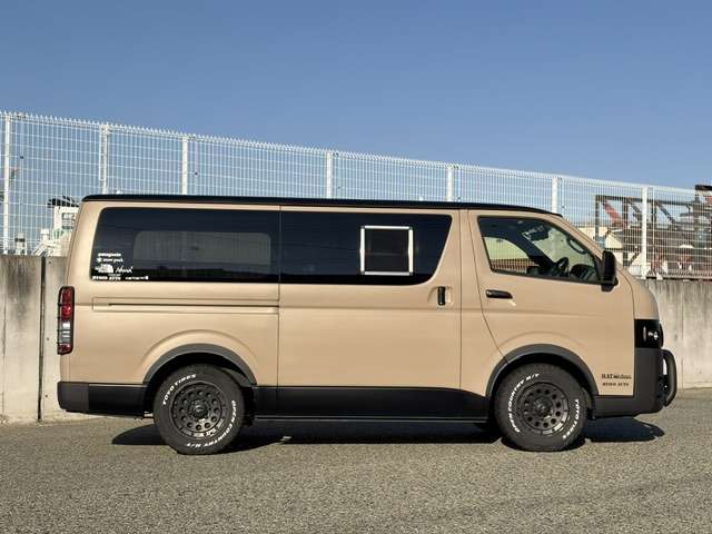 Toyota Hiace Van 6