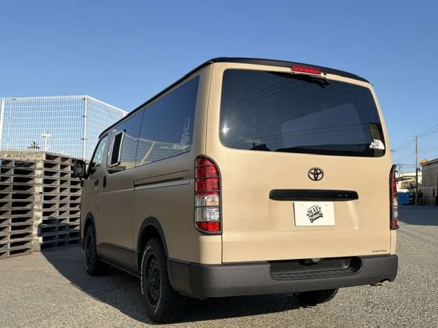 Toyota Hiace Van 8