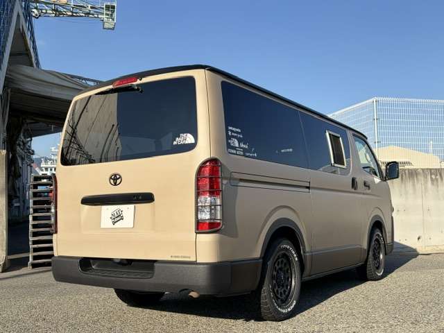 Toyota Hiace Van 10