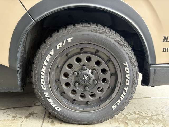 Toyota Hiace Van 11
