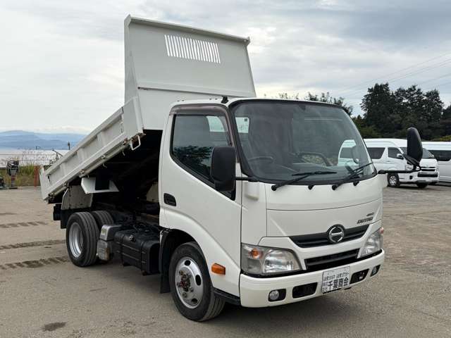 Hino Dutro 3