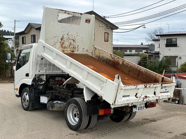 Hino Dutro 7
