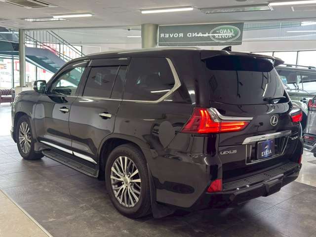 Lexus LX 6