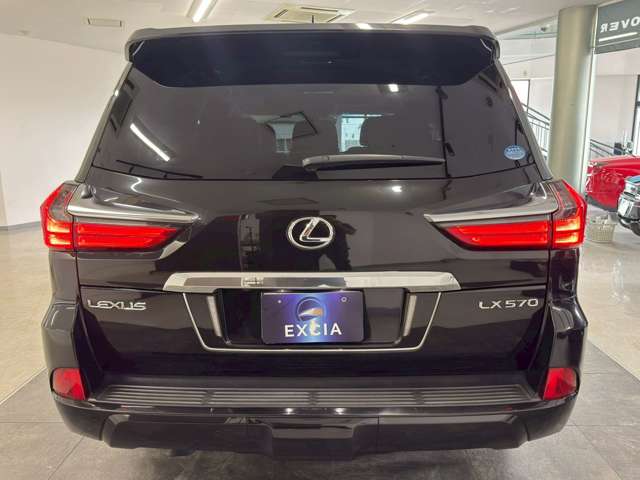 Lexus LX 7