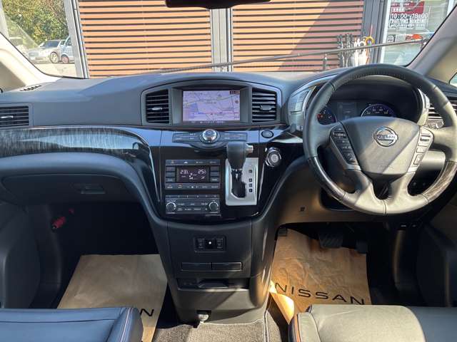 Nissan Elgrand 4