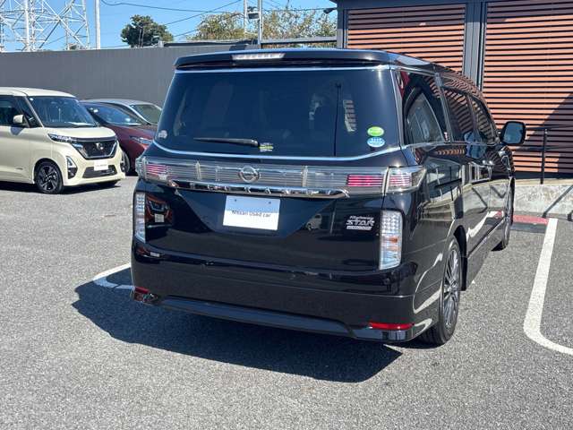 Nissan Elgrand 7