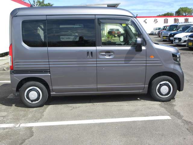 Honda N-VAN 8