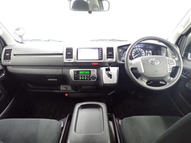 Toyota Hiace Van 5