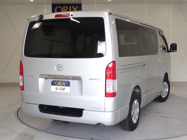 Toyota Hiace Van 6