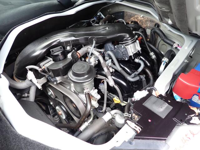Toyota Hiace Van 7