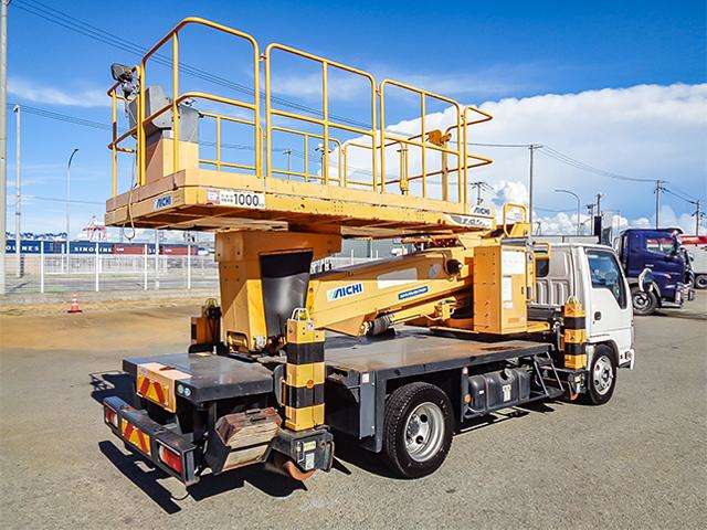 Isuzu Elf 4
