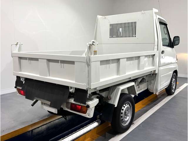 Mitsubishi Minicab Truck 11