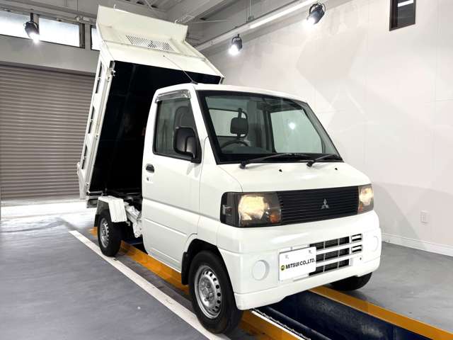Mitsubishi Minicab Truck 2