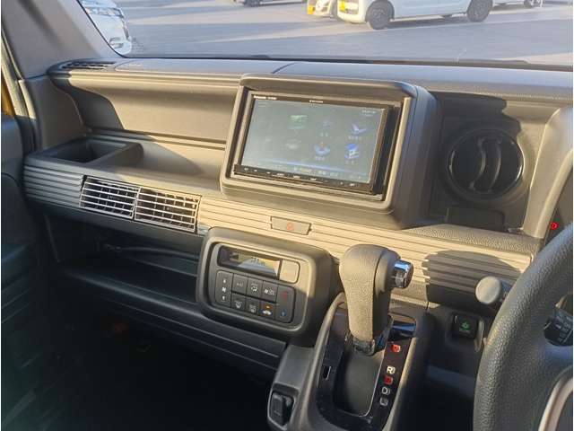 Honda N-VAN 11