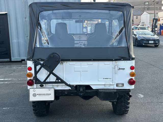 Mitsubishi Jeep 6