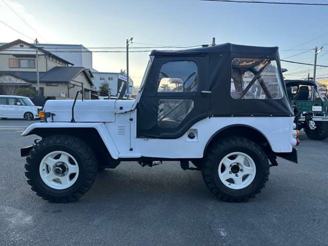 Mitsubishi Jeep 8