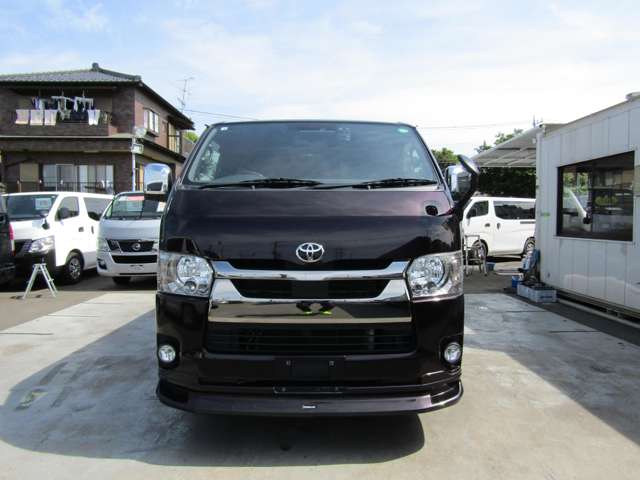 Toyota Hiace Van 5