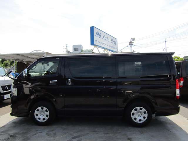 Toyota Hiace Van 8