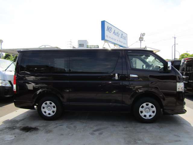 Toyota Hiace Van 9