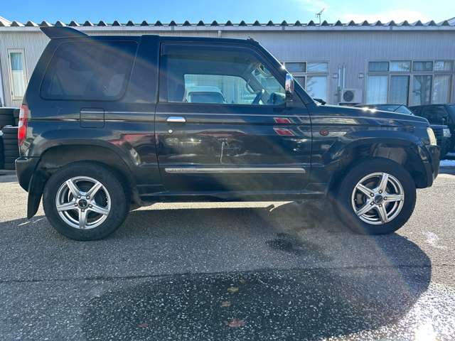 Mitsubishi Pajero Mini 4